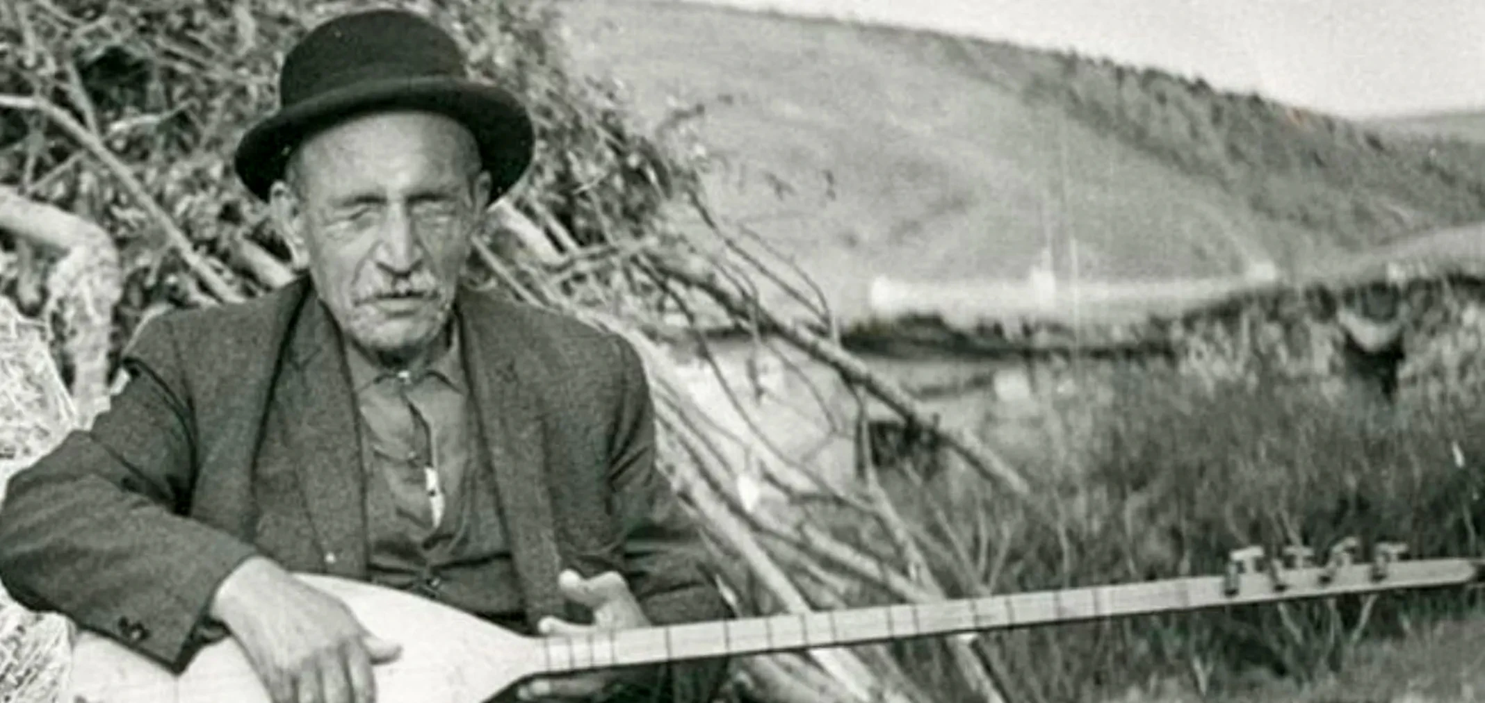 ÂŞIK VEYSEL: HAYATI ve ESERLERİ